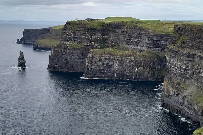 Cliffs of Moher tour from Limerick: Private Mercedes ride