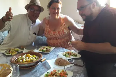 Dîner marocain authentique en famille chez l’habitant à Casablanca