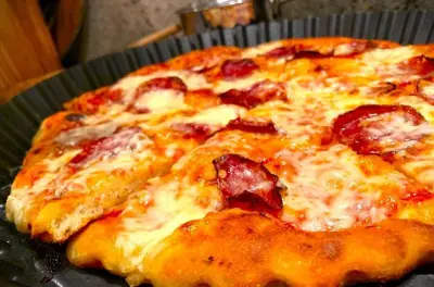 Aula de pizza e focaccia italiana: Faça e coma com locais