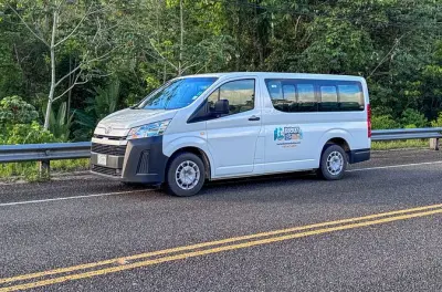 Hopkins to Belize Airport shuttle private transfer with help