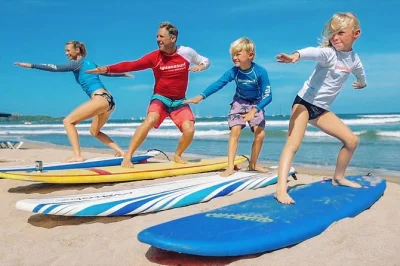 Feel the rush of your first wave on tamarindo beach with expert surf lessons, all gear included. bilingual instructors, safe for beginners, changing rooms & showers.