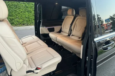 Viaja de roma al puerto de civitavecchia con un traslado privado, conductor en inglés y recogida en tu hotel. disfruta de wi-fi, agua y ayuda con el equipaje.