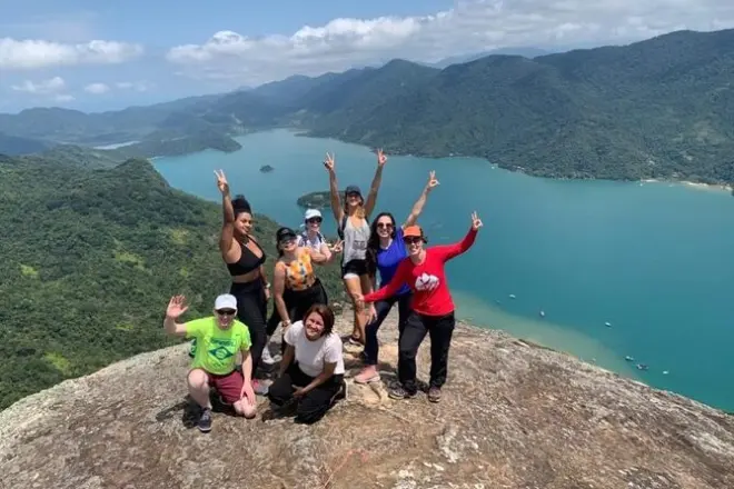 Pão de Açúcar em Paraty: Trilha com vista do fiorde e barco