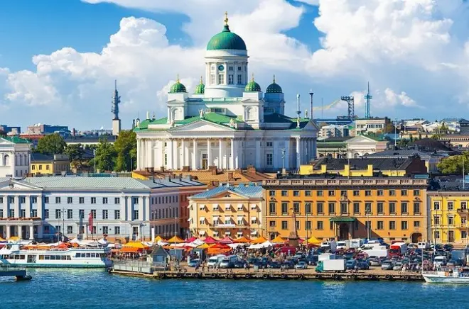 Da Tallinn a Helsinki: Piazza del Senato e chiesa nella roccia