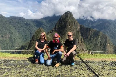 Explora cusco, el valle sagrado y machu picchu en 3 días. incluye tour por la ciudad, boletos de tren, guías y entradas a los principales sitios incas. reserva tu aventura ahora.