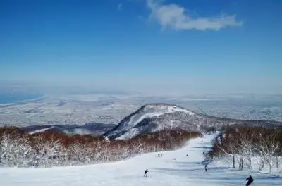 BanKei da Sapporo: Giornata sci con guida e attrezzatura inclusa