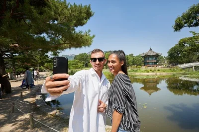 Découvrez séoul en une journée : cérémonie des gardes au palais, street food à insadong, vue depuis le téléphérique de namsan, avec prise en charge à l’hôtel incluse.