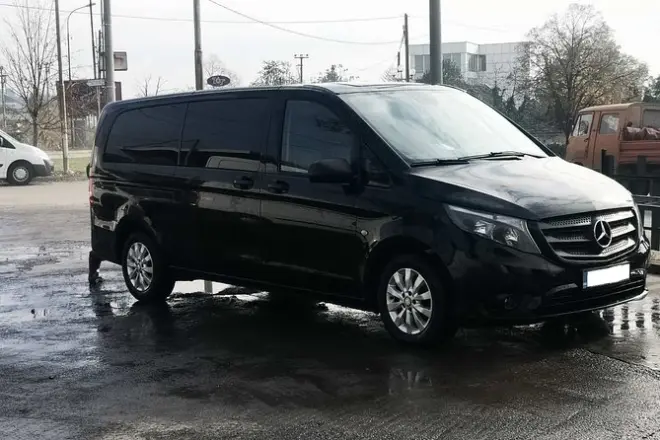 Privater Transfer Skopje Tirana mit Hotelabholung