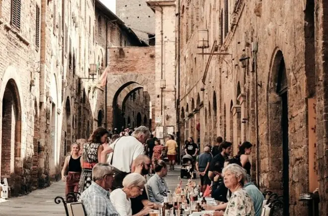 Clase de cocina toscana con tour por el mercado en Lucignano