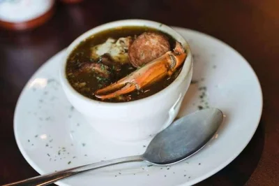 Entdecke das french quarter bei einer food-tour zu fuß – probiere cajun- und creole-klassiker, triff lokale köche und erfahre die geschichten hinter den aromen. inklusive kostproben.