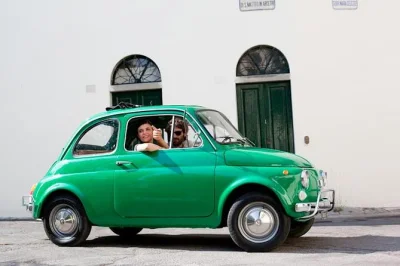 Sinta a emoção de dirigir um fiat 500 vintage de florença pelas colinas da toscana, com paradas no piazzale michelangelo, san miniato al monte e um almoço em uma varanda exclusiva. grupo pequeno c