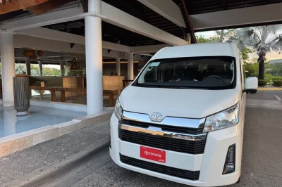 Step into guanacaste with a private liberia airport transfer—cold drinks, friendly local drivers, and flexible pickup even if your flight’s late. easy booking.