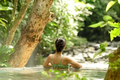 Step into rincon’s lush trails, soak in volcanic hot springs, try a mineral mud bath, and enjoy a garden-to-table lunch—all with easy access and local guidance.