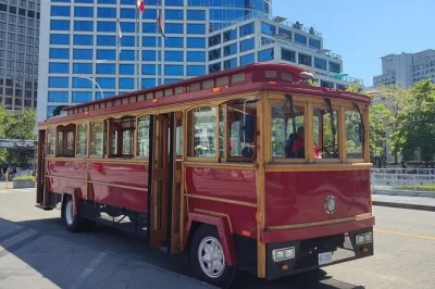 Erlebe vancouver mit dem hop-on hop-off trolley – erkunde stanley park, gastown, granville island und mehr in deinem tempo. ticket inklusive praktischer karte.
