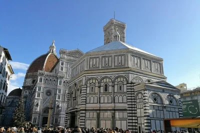 Explore a vibrante piazza del duomo em florença, evite as filas e fique sob a icônica cúpula de brunelleschi com um guia local—entrada prioritária garantida.