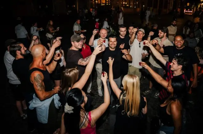 Vita notturna a Düsseldorf: 4 locali con shot e ingresso in club