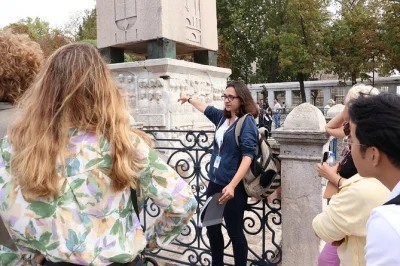 Scopri il cuore di istanbul nel quartiere sultanahmet con una passeggiata guidata tra moschea blu, hagia sophia e ippodromo—biglietti inclusi e punto d’incontro comodo.