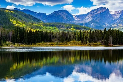 Wake up to colorado’s wild peaks, wildlife sightings, and a stop at the stanley hotel on this small group rocky mountain day trip from denver with lunch included.