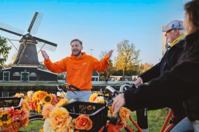 Feel the breeze as you bike from amsterdam to the countryside, taste fresh dutch cheeses on a local farm, and see windmills—guided, with e-bike option.