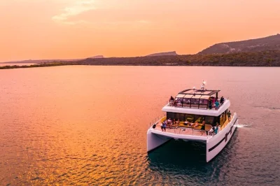Golden hour on curaçao’s spanish water, live music, snacks, and open bar—all on a catamaran. includes bites, dj, and crew. book your sunset cruise party now.