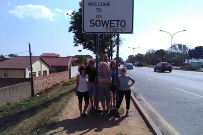 Entdecken sie johannesburgs geschichte und kultur bei einer privaten ganztagestour. besuch von soweto, apartheid museum, mandela house und lesedi cultural village.