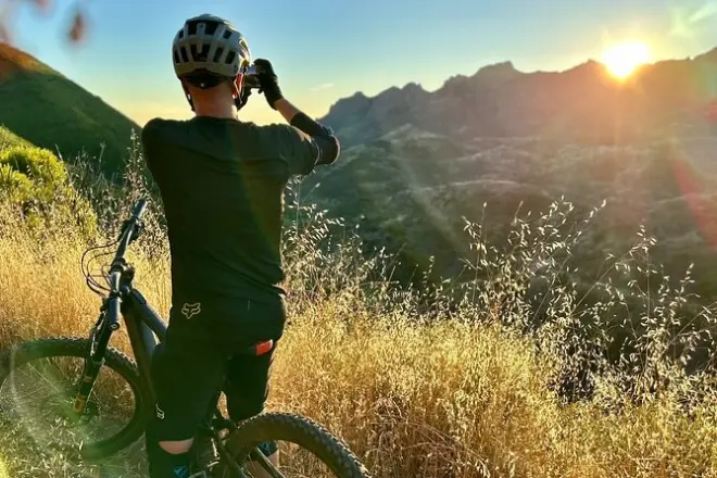 VTT électrique et randonnée à la grotte cachée de Malibu : Débutant