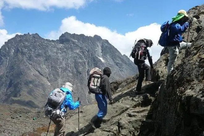 Subida de 7 dias ao pico Margherita no Rwenzori, Uganda