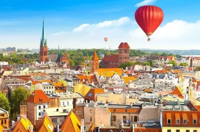 Torun Old Town Walking Tour: Medieval Streets and Copernicus