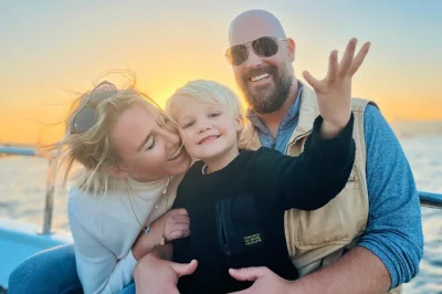 Goditi la brezza serale con una crociera al tramonto sul bosforo da kabatas, passando per il palazzo dolmabahce, la moschea di ortaköy e la torre di leandro. snack, bevande e guida locale inclusi.
