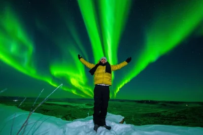 Chase the northern lights from fairbanks in a heated van, relax at a mobile lodge with campfire dinner, and get pro aurora photos—includes pickup and guarantee.