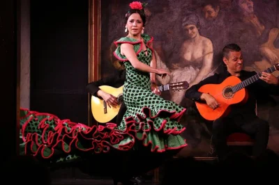 Vivez l’ambiance unique du corral de la moreria à madrid avec un spectacle flamenco en live, dîner à plusieurs plats en option et boissons. réservez votre place dans ce tablao emblématique.