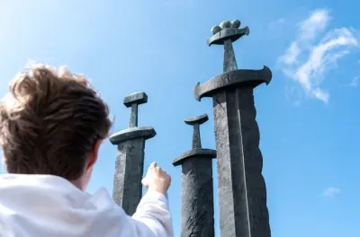 Stavanger sightseeing tour: Swords in the Rock and viewpoint