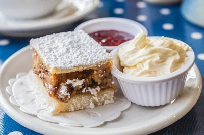 Start at trinity college and wander dublin’s historic centre with a local guide, tasting irish coffee, sausage rolls, oysters, cheeses, and more. includes lunch and drinks.