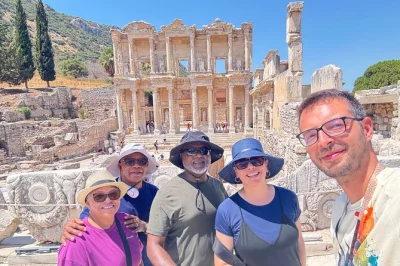 Descubre Éfeso, la basílica de san juan y la casa de la virgen maría en un tour privado desde el puerto de kusadasi, con transporte, guía experto y parada para almorzar.