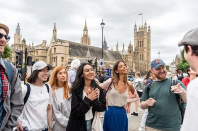 Feel the buzz of london’s streets, catch the changing of the guard, and stroll from buckingham palace to borough market with a small group and local guide.