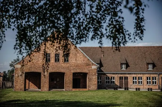 Auschwitz Birkenau Tour ab Krakau: Kleine Gruppe mit Guide