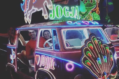 Let yogyakarta surprise you after dark—street snacks, becak rides, playful games at alun-alun kidul, and a local guide to show you every flavor. includes all food & transport.