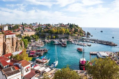 Antalya entdecken: duden-wasserfall spüren, durch die altstadt schlendern, vom kaleici hafen aus schippern und türkisches mittagessen genießen – mit abholung und lokalem guide.