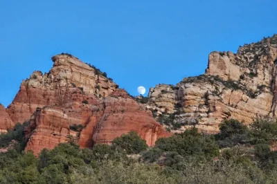 Sedona, vórtices energéticos, amitabha stupa e vistas incríveis do mogollon rim em um tour de 3 horas com guia e van com ar-condicionado.