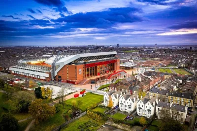 Vive la emoción en anfield con un tour por el estadio, cruza el túnel de jugadores, toca el cartel “this is anfield” y descubre el museo del lfc. incluye entrada y audioguía.