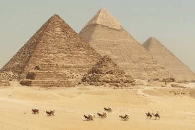 Erlebe die magie der pyramiden von gizeh, die gräber von saqqara und die statuen von memphis bei einem privaten tagesausflug ab kairo – mit hoteltransfer und traditionellem ägyptischem mittagessen
