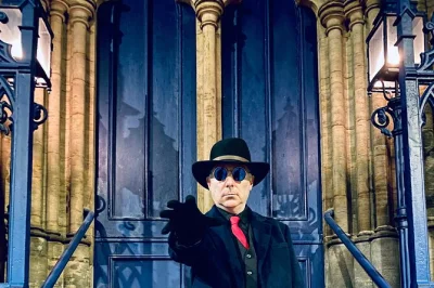 Descubre el lado oscuro de glasgow en un tour nocturno con un guía carismático. historias de fantasmas, ladrones de cuerpos y vínculos con drácula. solo adultos, reserva ya.