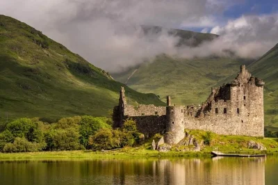 Descubre las highlands en una excursión desde edimburgo: ruinas de castillos, pueblos junto al lago y parada para comer en inveraray. incluye guía y conductor.