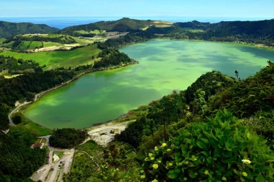Steam rising over furnas valley, tea fields under mist, and a lunch cooked in volcanic earth—includes pickup, thermal bath, and a taste of são miguel’s traditions.