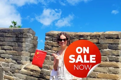 Erlebe die mutianyu große mauer ab beijing mit einfachem abholservice, malerischer wanderung oder seilbahn und einem sympathischen guide. eintritt und mittagessen optional inklusive.