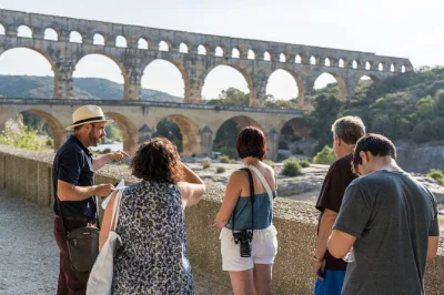 Explore as vistas de les baux, caminhe pelas ruas papais de avignon e prove vinhos de châteauneuf-du-pape com guia local e transporte saindo de aix.