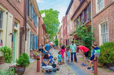 Step through philadelphia’s old city with a comedian-history teacher, see the liberty bell & elfreth’s alley, and hear stories that bring the city alive. includes 90-minute guided walk.