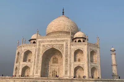 Taj Mahal Tagesausflug ab Pune: Flug, Guide & Skip-the-Line