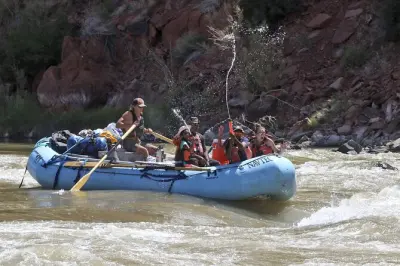 Rafting Colorado River near Moab: Red rock canyons