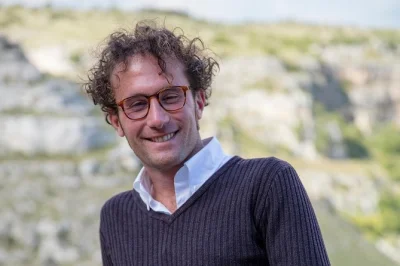 Entdecke materas uralte sassi mit einem leidenschaftlichen guide, höre unbekannte geschichten, besuche filmsets und erkunde abseits der touristenpfade. eintritt inklusive.